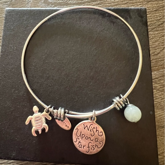 Unwritten Wish Upon a Starfish Charm Bangle Bracelet Silver Amazonite - Picture 5 of 9